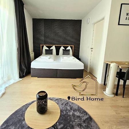 Bird Home Room 9 克拉根福 外观 照片