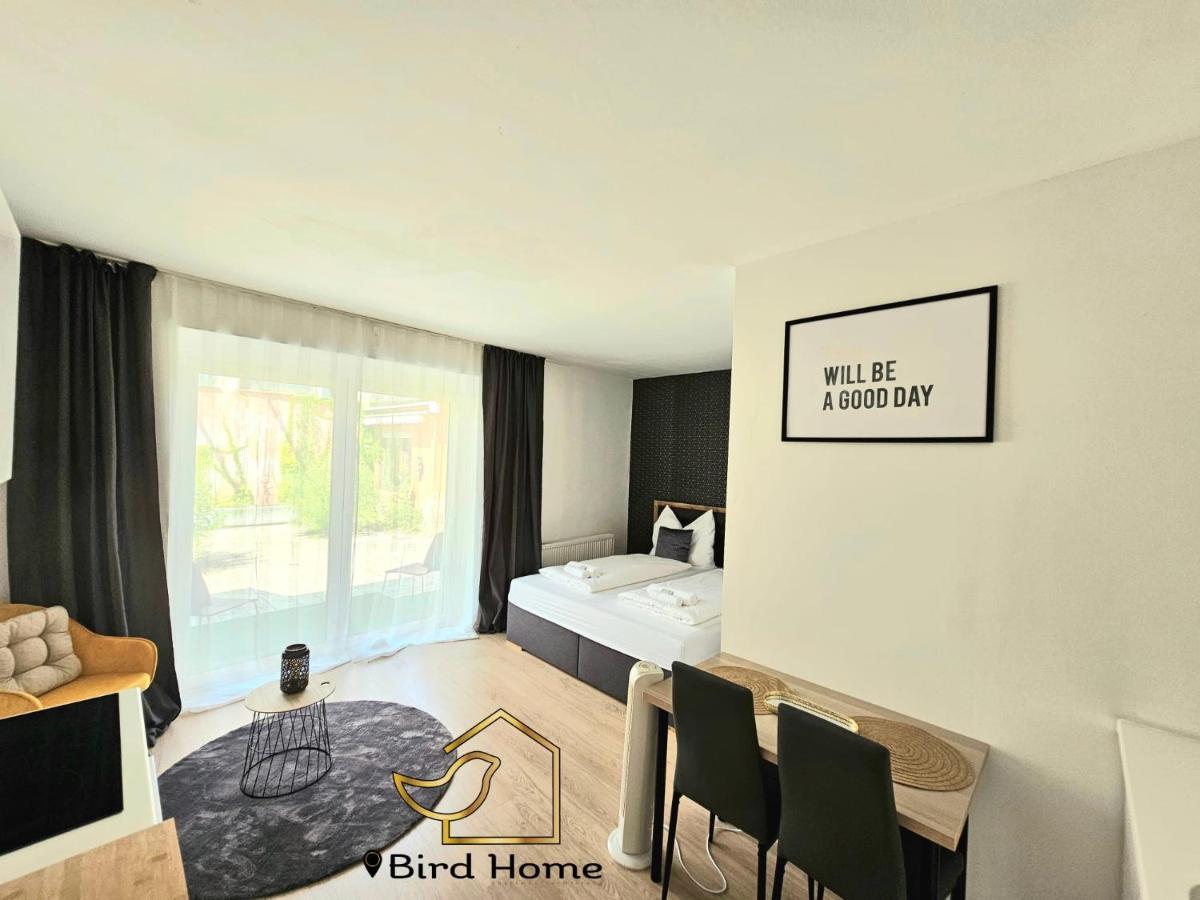 Bird Home Room 9 克拉根福 外观 照片